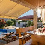 Beti With Heated Pool * فرسي