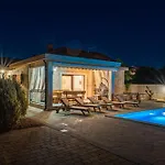 Beti With Heated Pool بيت للعطل فرسي