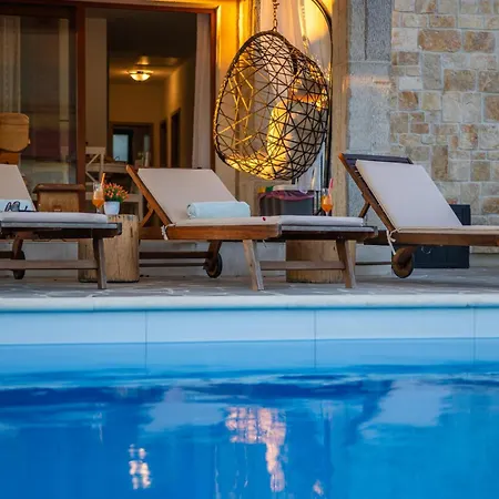 Beti With Heated Pool 펜션 *