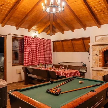 Beti With Heated Pool