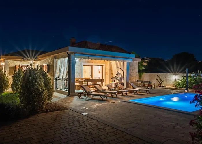 Beti With Heated Pool Hébergement de vacances Vrsi
