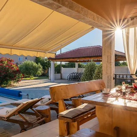 Beti With Heated Pool * Vrsi