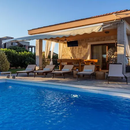Beti With Heated Pool Holiday home Vrsi