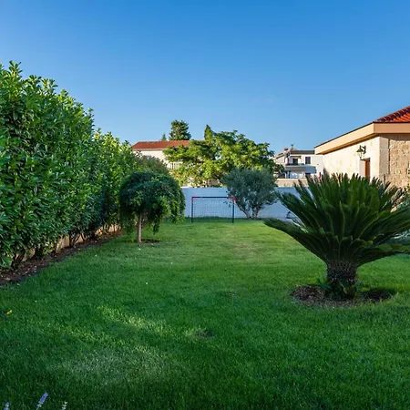 Beti With Heated Pool Holiday home Vrsi