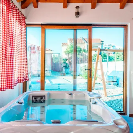Beti With Heated Pool * Vrsi