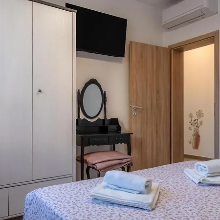 Holiday home Beti With Heated Pool Vrsi