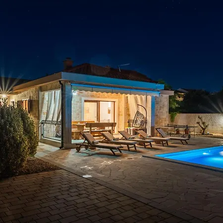 Beti With Heated Pool Holiday home Vrsi