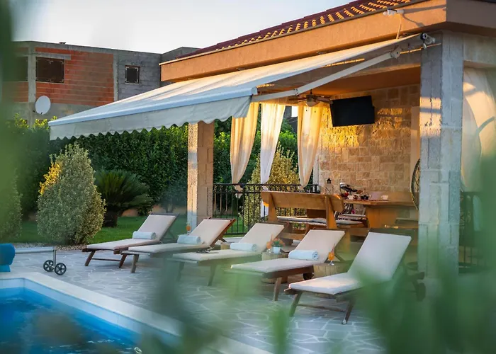 Beti With Heated Pool